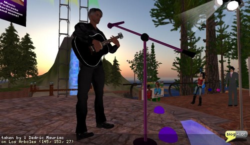 Shantu Selene plays some good ol' country