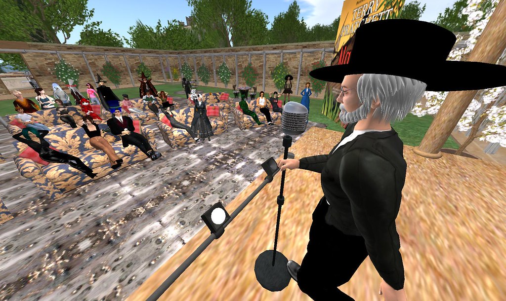 Terry Pratchett Answers questions